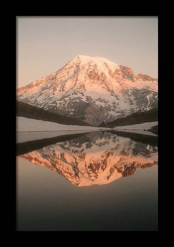 Mount Rainiers Serene Reflection