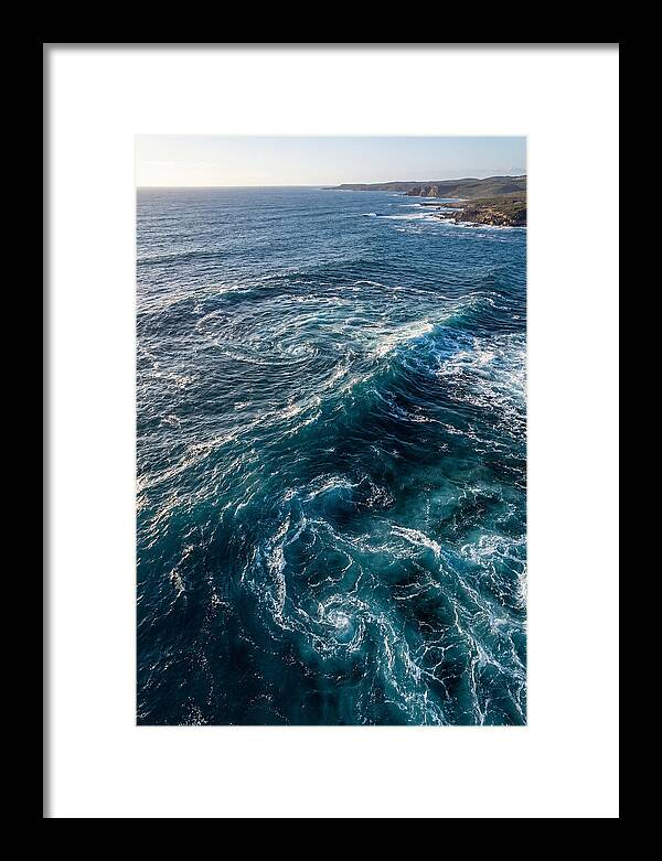 Oceanic Rhythm In Motion