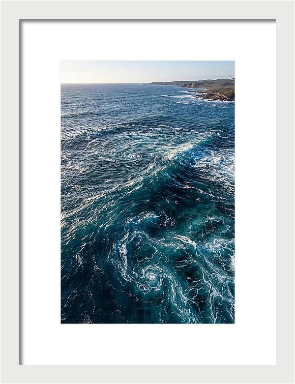 Oceanic Rhythm In Motion