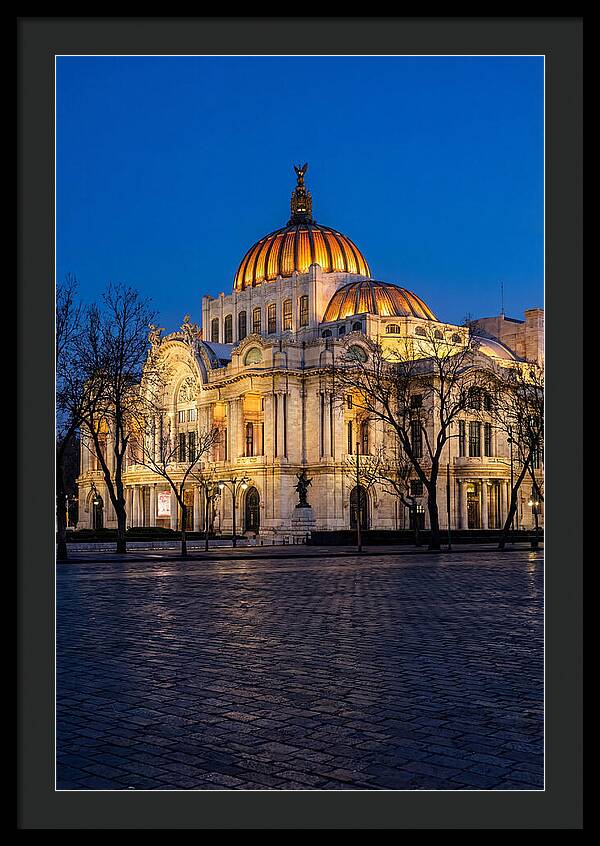 Palacio De Bellas Artes At Dusk
