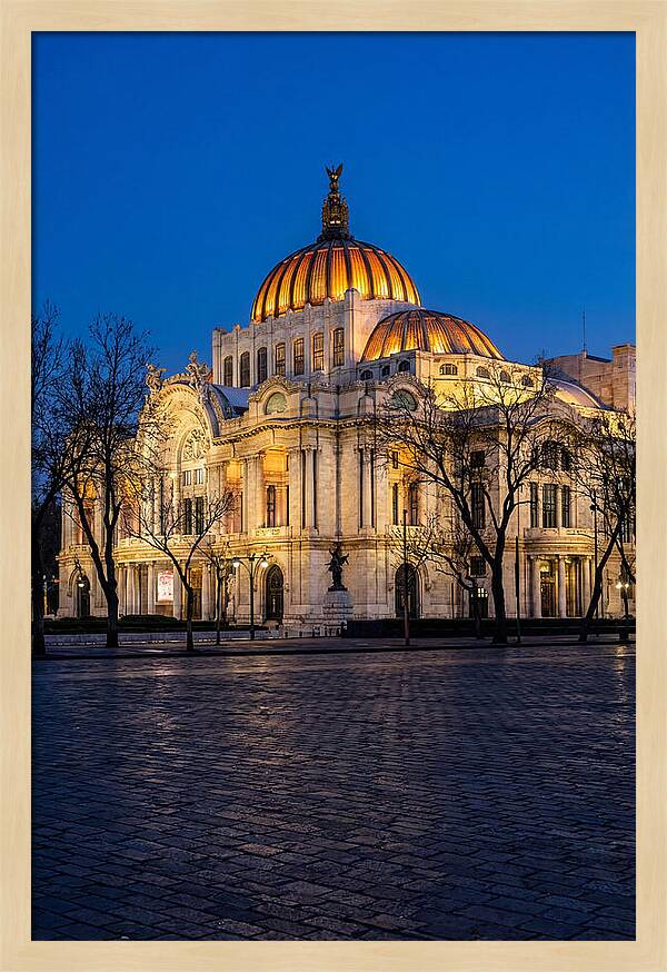 Palacio De Bellas Artes At Dusk