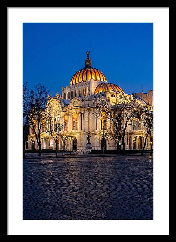 Palacio De Bellas Artes At Dusk