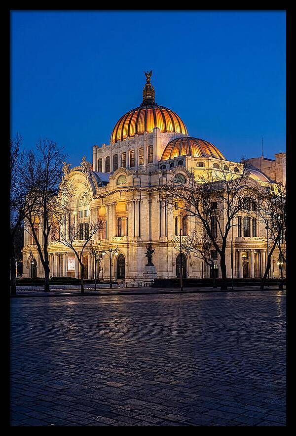 Palacio De Bellas Artes At Dusk