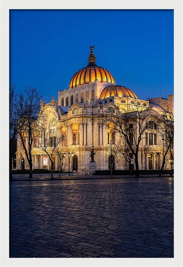 Palacio De Bellas Artes At Dusk
