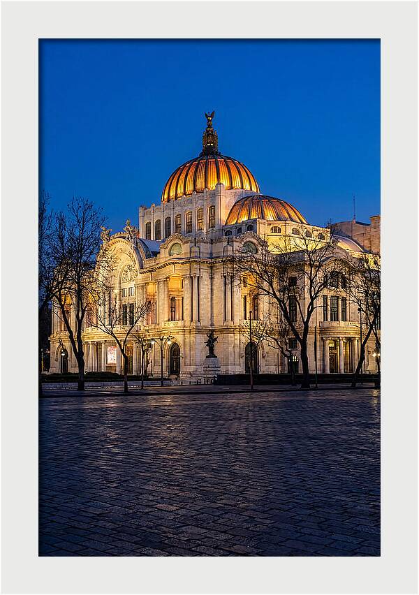 Palacio De Bellas Artes At Dusk