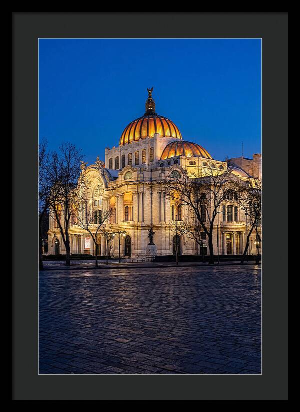 Palacio De Bellas Artes At Dusk
