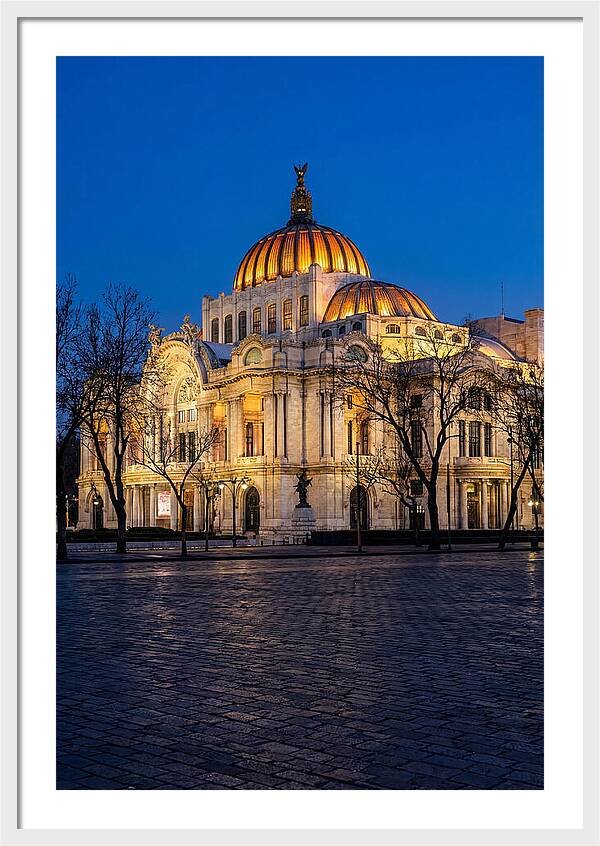 Palacio De Bellas Artes At Dusk