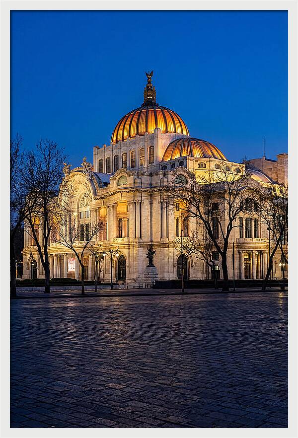Palacio De Bellas Artes At Dusk