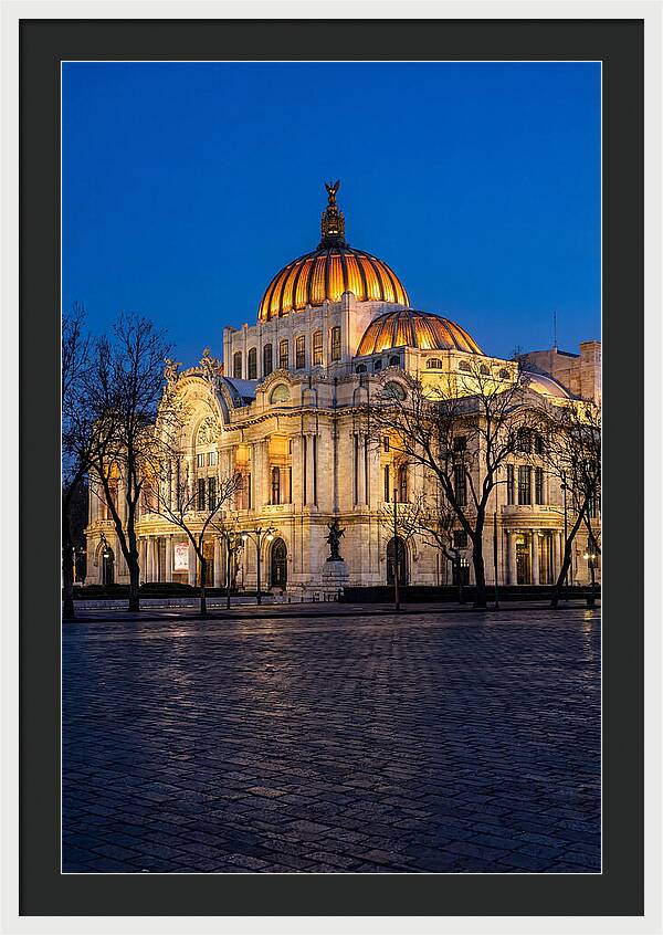Palacio De Bellas Artes At Dusk