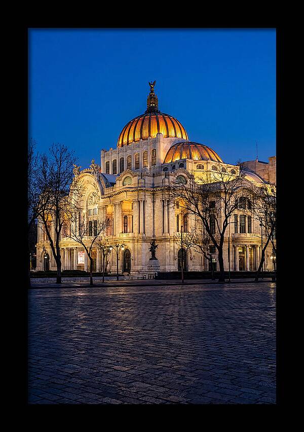 Palacio De Bellas Artes At Dusk