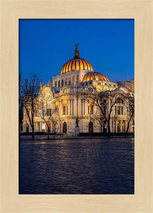 Palacio De Bellas Artes At Dusk