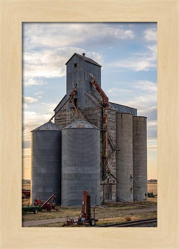 Palouse Grain Elevators At Dusk