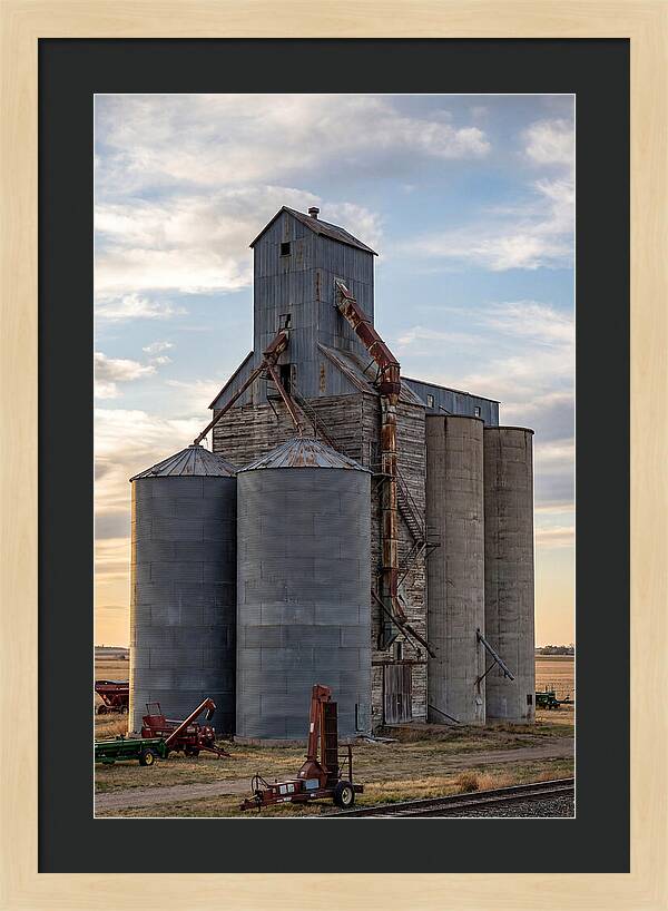 Palouse Grain Elevators At Dusk