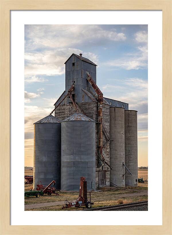 Palouse Grain Elevators At Dusk