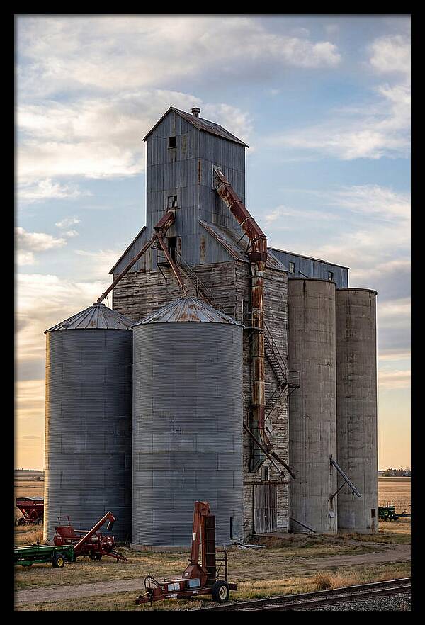 Palouse Grain Elevators At Dusk