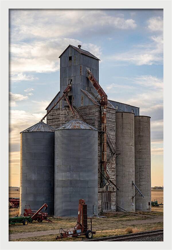 Palouse Grain Elevators At Dusk