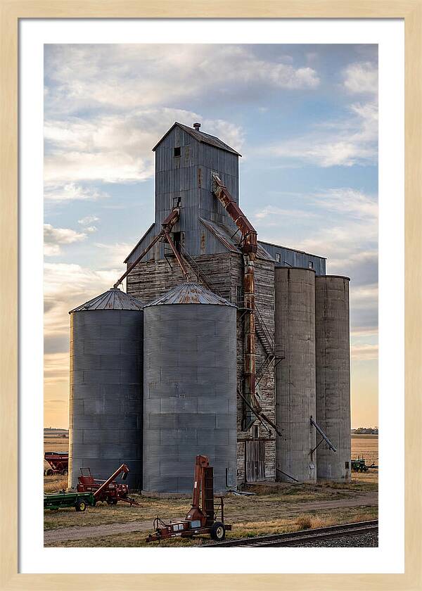 Palouse Grain Elevators At Dusk