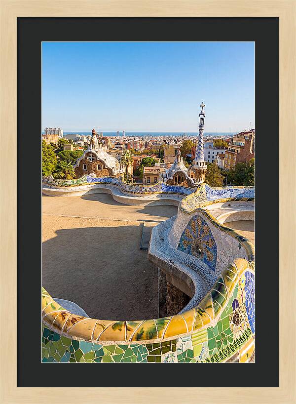 Park Gells Vibrant Mosaic View