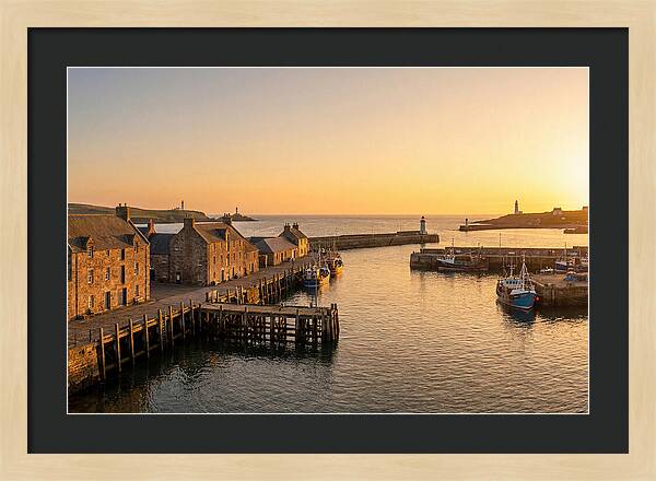 Plymouth Rock Waterfront Serenity
