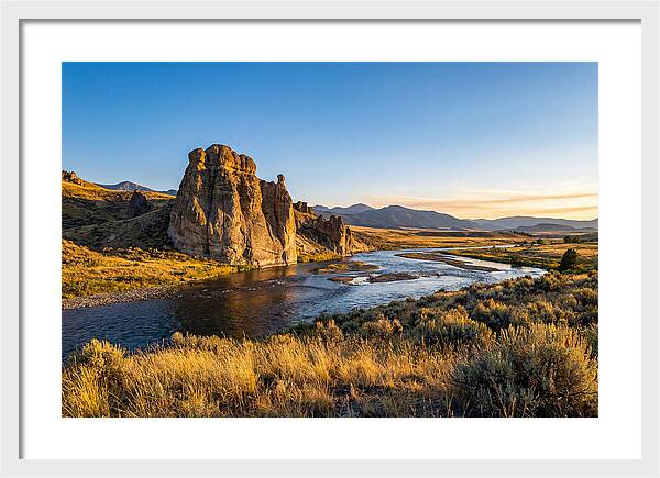 Pompeys Pillar At Sunset