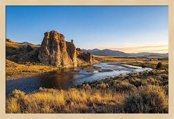 Pompeys Pillar At Sunset