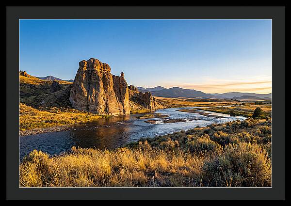 Pompeys Pillar At Sunset