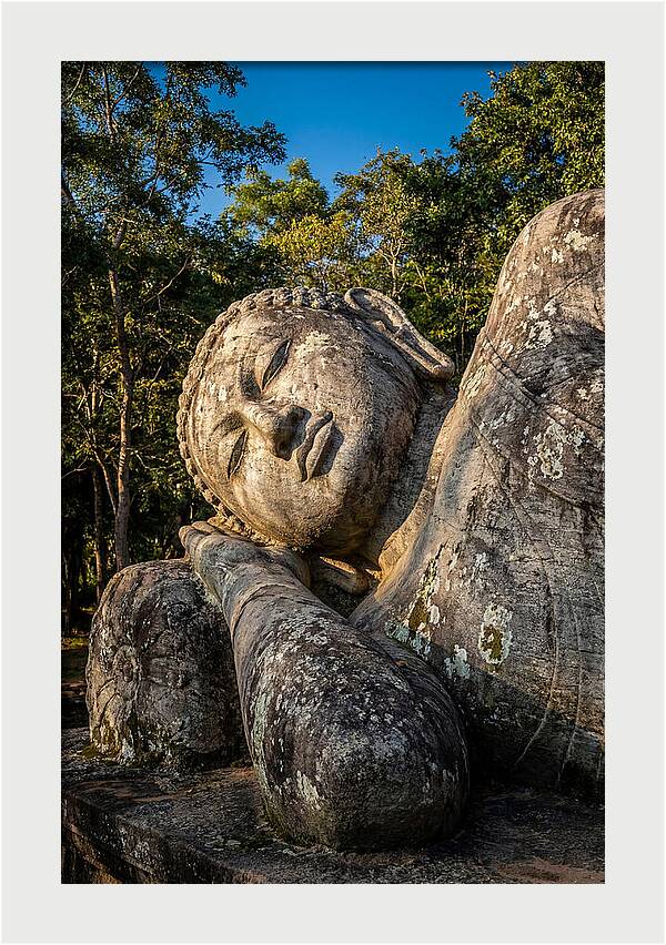 Reclining Buddha Of Polonnaruwa