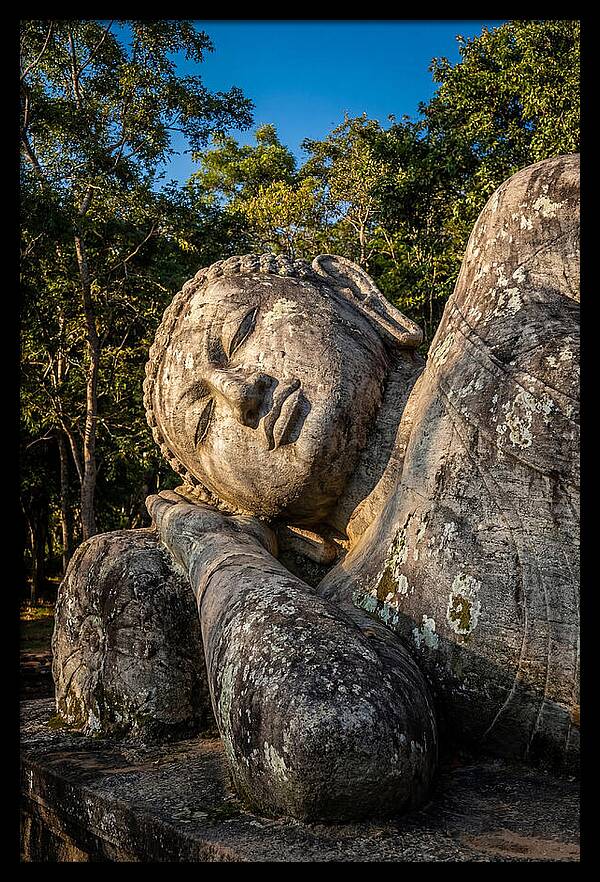 Reclining Buddha Of Polonnaruwa