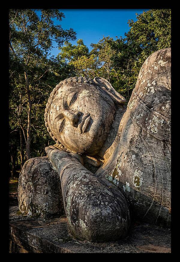 Reclining Buddha Of Polonnaruwa