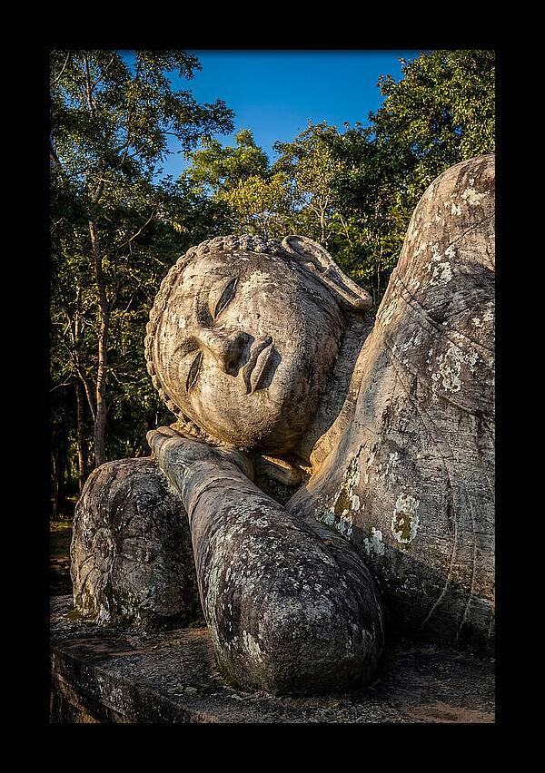 Reclining Buddha Of Polonnaruwa