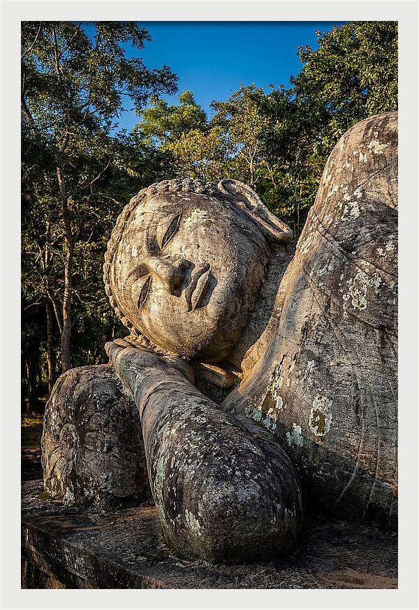 Reclining Buddha Of Polonnaruwa
