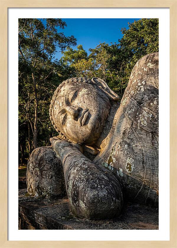 Reclining Buddha Of Polonnaruwa