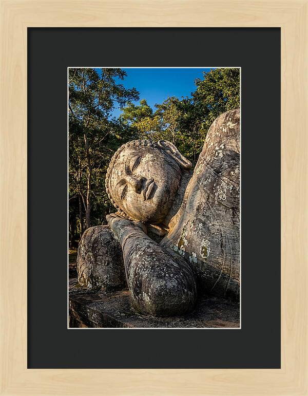 Reclining Buddha Of Polonnaruwa