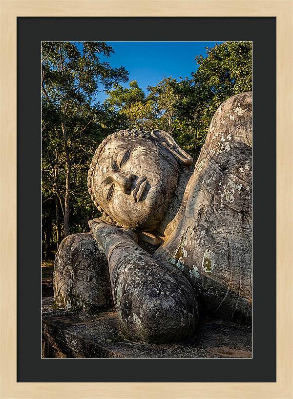 Reclining Buddha Of Polonnaruwa