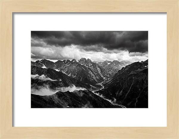 Ridge Vista In Black And White