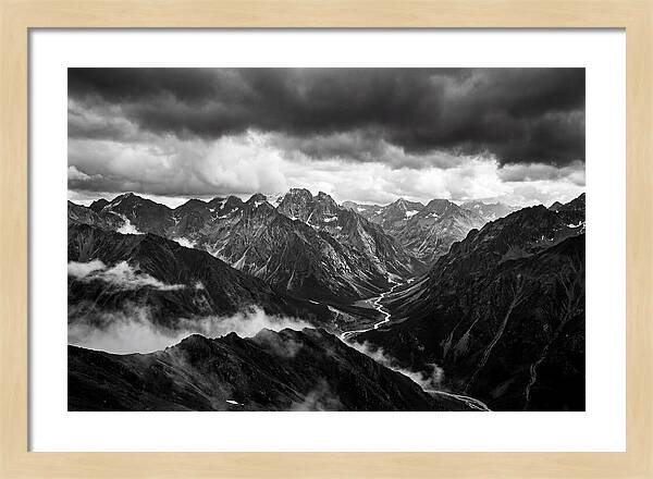 Ridge Vista In Black And White