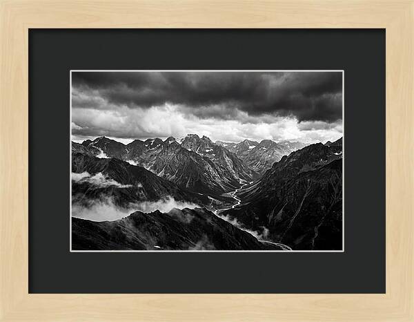 Ridge Vista In Black And White