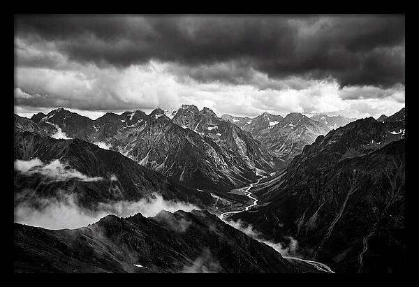 Ridge Vista In Black And White