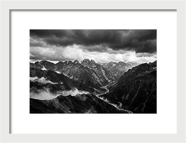 Ridge Vista In Black And White