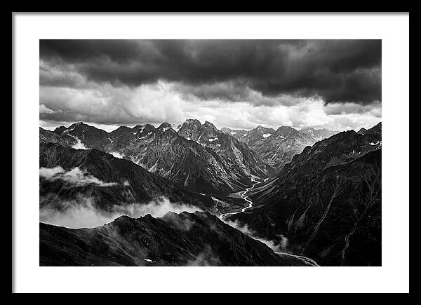 Ridge Vista In Black And White