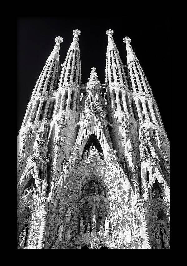 Sagrada Familias Majestic Perspective