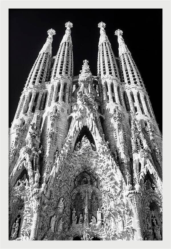 Sagrada Familias Majestic Perspective