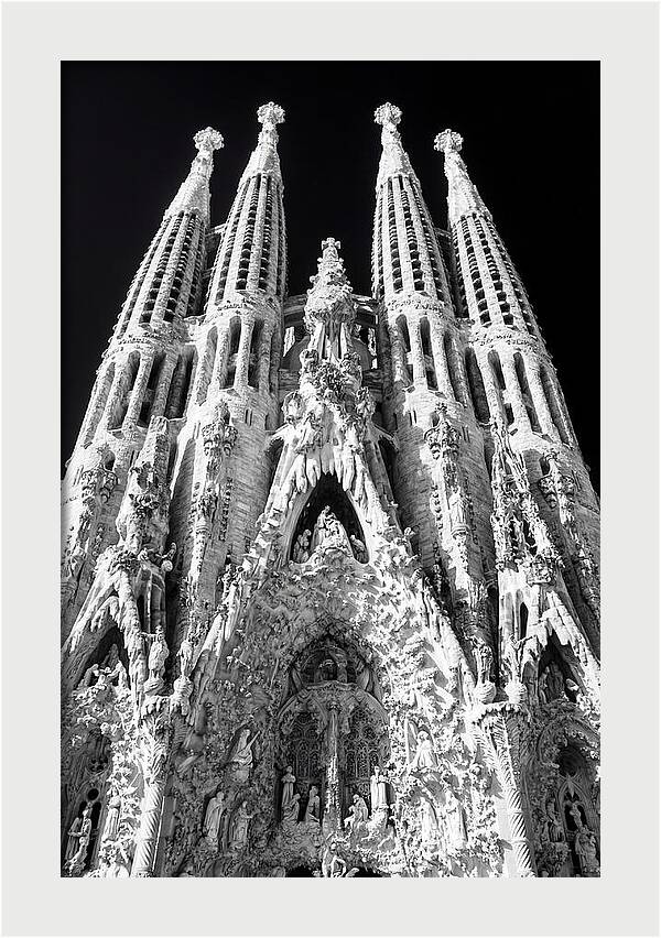 Sagrada Familias Majestic Perspective