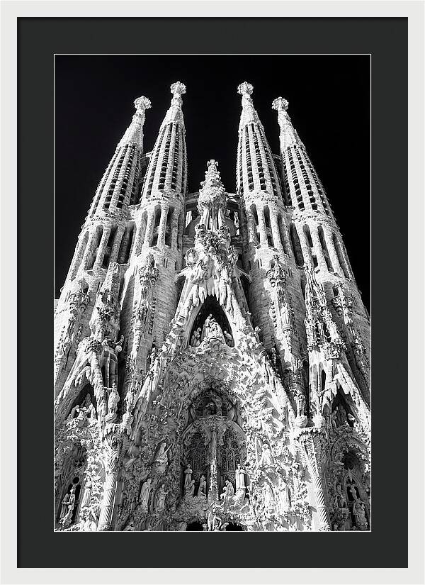 Sagrada Familias Majestic Perspective