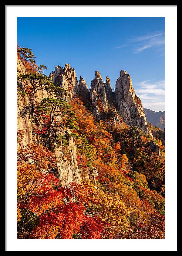 Seoraksan Mountain In Autumn Glory