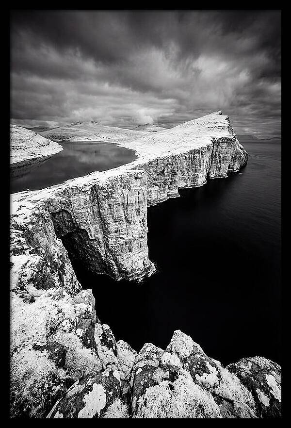Serene Cliffs Above Lake Srvgsvatn