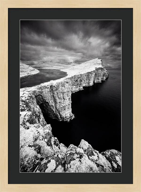 Serene Cliffs Above Lake Srvgsvatn