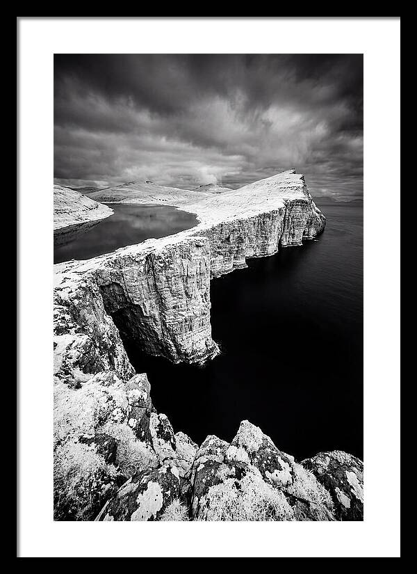 Serene Cliffs Above Lake Srvgsvatn