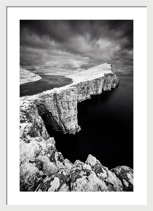 Serene Cliffs Above Lake Srvgsvatn