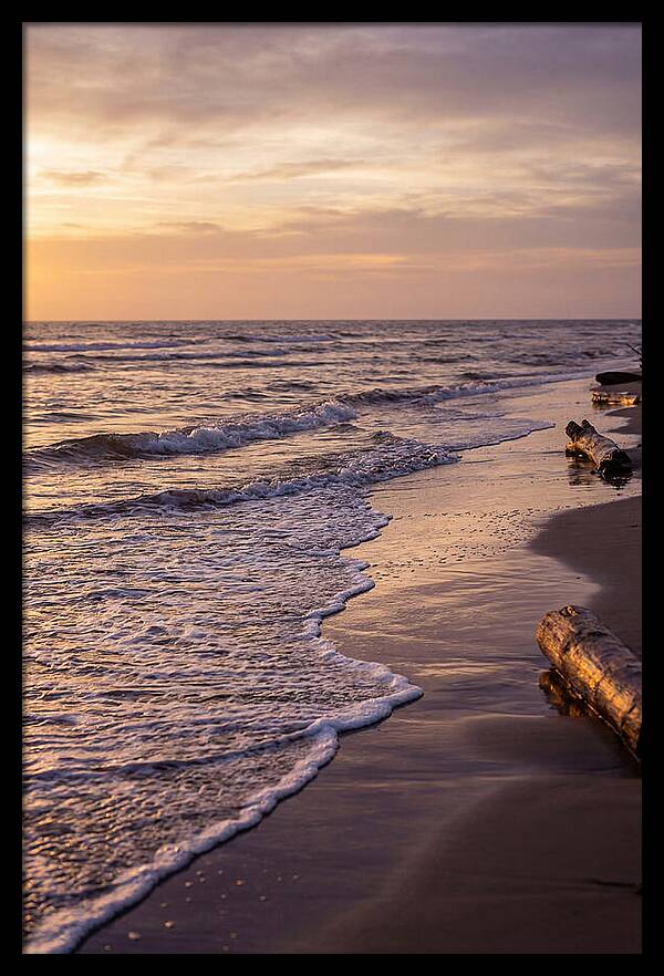 Serene Ocean Waves